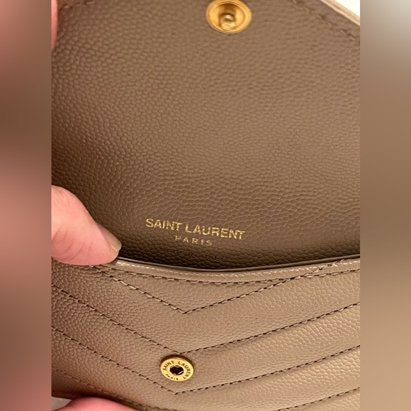 Brand New Authentic SAINT LAURENT FRAGMENTS FLAP CARD CASE in DARK BEIGE LEATHER - Picture 3 of 12